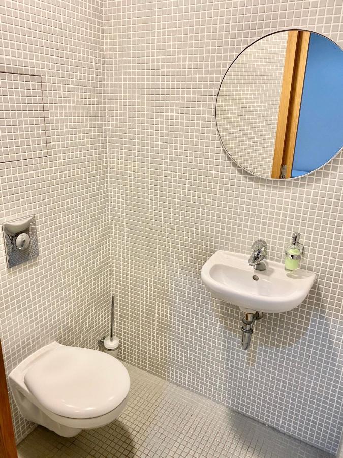 Apartment Korunni Dvur 130M2, 2 Free Parkings Prag Exteriör bild